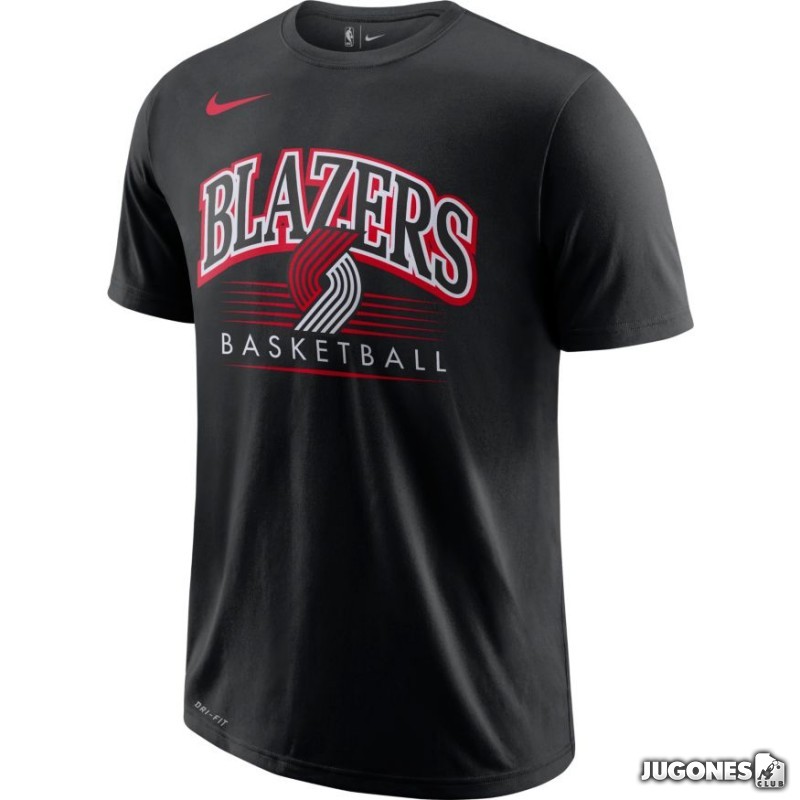 camiseta nike trail