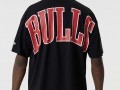 Camiseta New Era Chicago Bulls NBA Infill Logo Oversized Negro