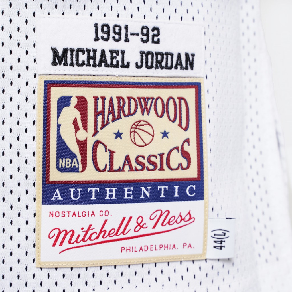 Mitchell & Ness Authentic Jersey Chicago Bulls 1991-92 Michael Jordan